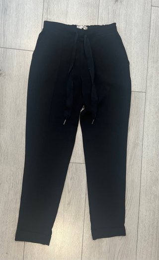 Pantalón Negro con Cordón