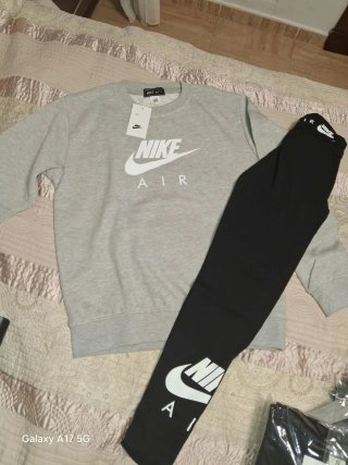 Conjunto Nike niña verde y negro