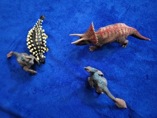 Pack de 12 dinosaurios de juguete – diferentes tam