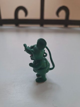 3 figuras bootleg PVC años 80