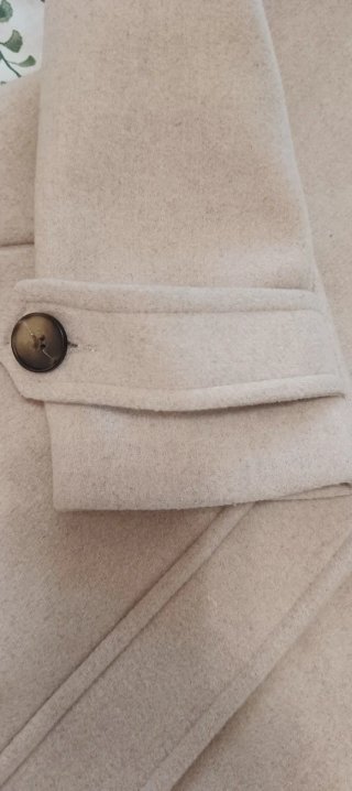 Abrigo Stradivarius Beige con Capucha