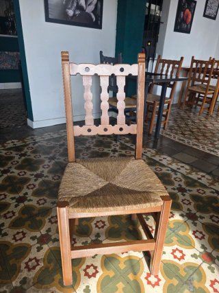 Conjunto de Mesa y  Sillas de Madera