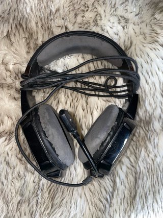 Cascos Gaming con Micrófono. Están pelados.