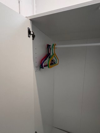 Armario IKEA de dos puertas blanco