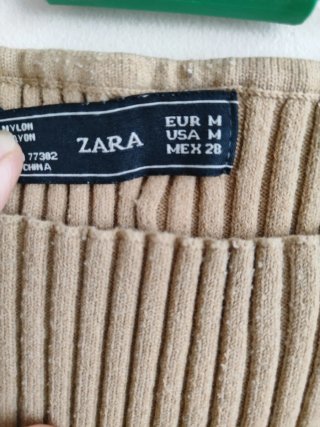 Jersey entallado beige Zara