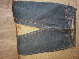 Pantalón vaquero pitillo y recto azul