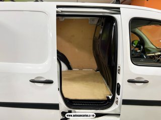 RENAULT KANGOO CON DOS AÑOS DE GARANTIA