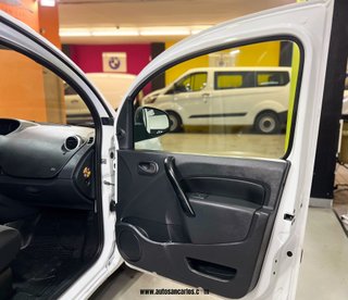 RENAULT KANGOO CON DOS AÑOS DE GARANTIA