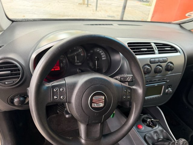 SEAT Leon 2009 1.9 tdi pegatina B