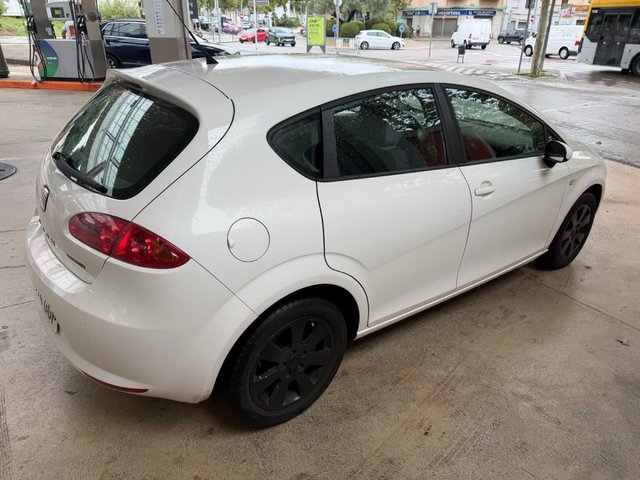 SEAT Leon 2009 1.9 tdi pegatina B