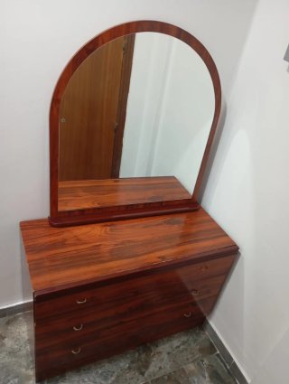 Tocador de Madera con Espejo