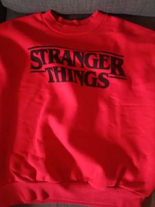 Sudadera Stranger Things Pull and Bear