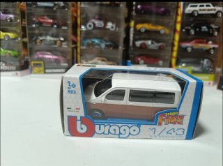 Bburago Volkswagen T6.1 Transporter 1/43