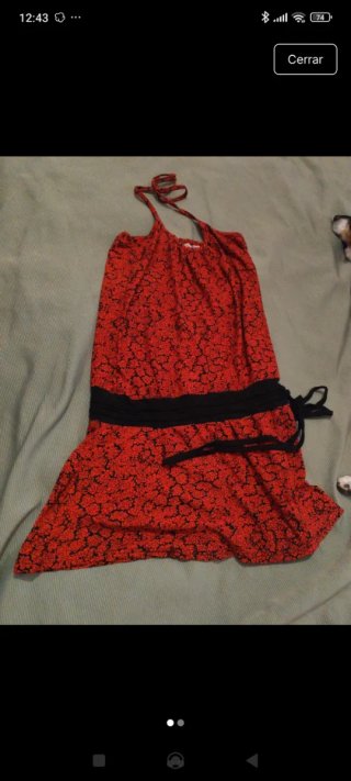 Vestido rojo con tiras al cuello