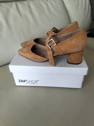 Zapatos de ante marrones claros gloria Ortiz