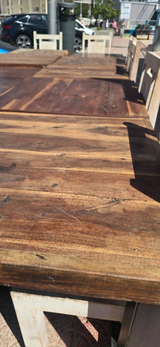 Conjunto de Mesas y Sillas de Madera de Teca