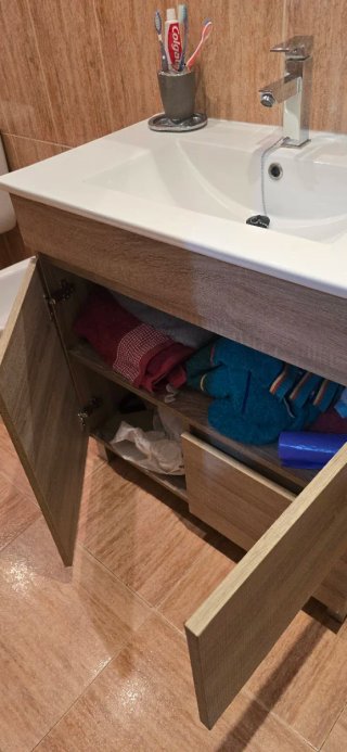 Mueble de baño de madera