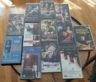 Películas en VHS, se venden por unidad.