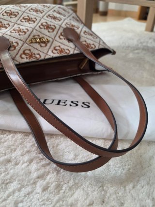 Bolso Guess bordado beige y marrón