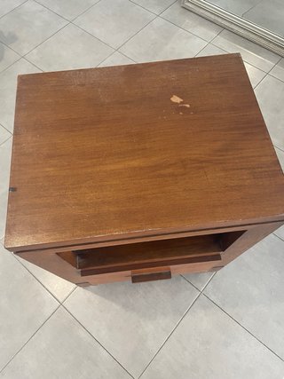 2 Mesitas de Noche de Madera