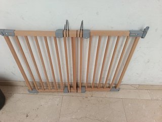 Valla de madera para protección de escaleras