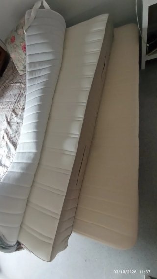 Base de Colchón 135cm y Ropa de Cama