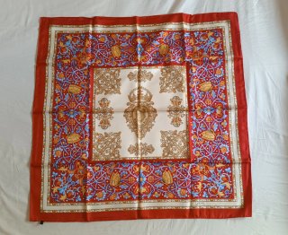 Pañuelo Seda LOEWE "Isabel la Católica". Nuevo.