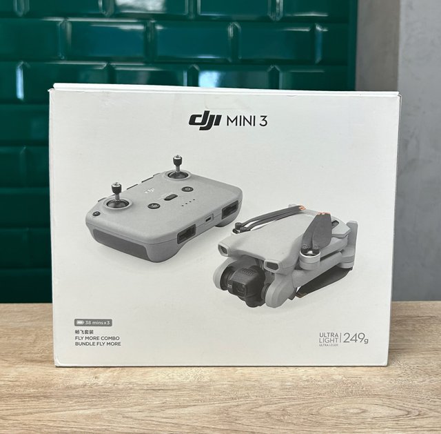 Dron DJI Mini 3 Fly More Combo