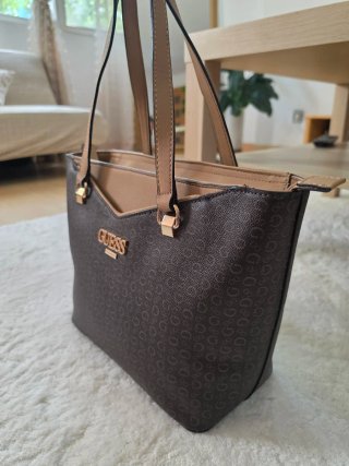 Bolso Guess Mediano Marrón y beige