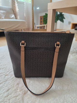 Bolso Guess Mediano Marrón y beige