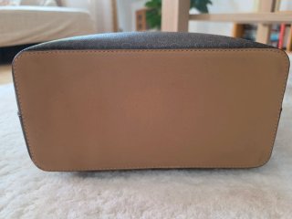 Bolso Guess Mediano Marrón y beige