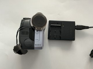 Videocámara  mini cassette Sony DCR-TRV19E