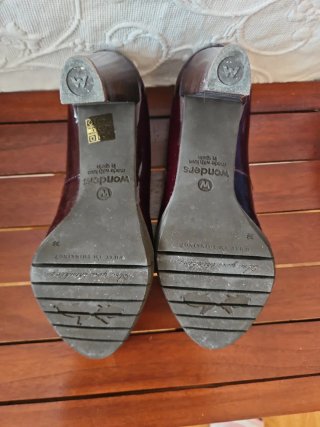 Zapatos Wonders Tacon Vino Charol