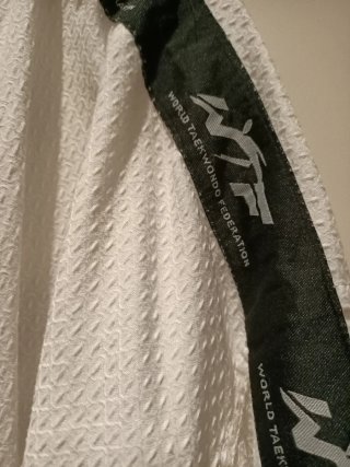 Traje de Taekwondo Daedo Talla 180/5