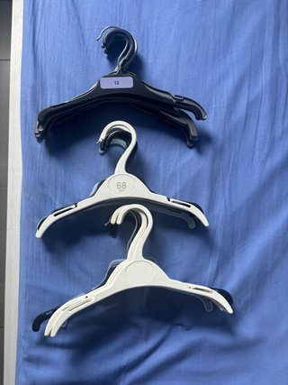 Lote de 20 perchas para ropa de niño