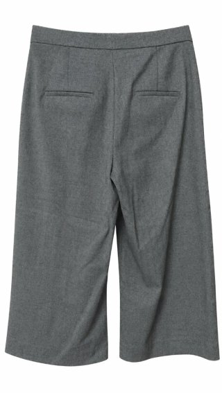 Pantalón capri gris