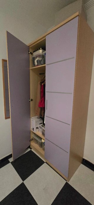 Dormitorio con cama individual