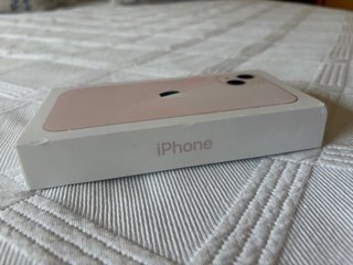 Caja y Bolsa Apple iPhone 13 Rosa