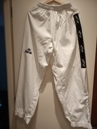 Traje de Taekwondo Daedo Talla 6/190
