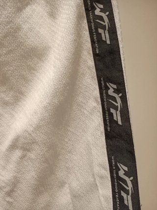 Traje de Taekwondo Daedo Talla 6/190