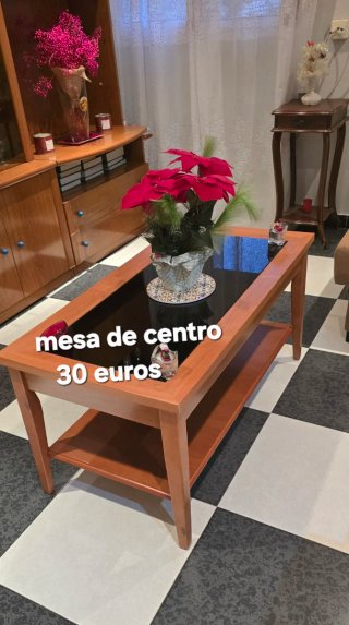 Mesa de centro de madera y cristal