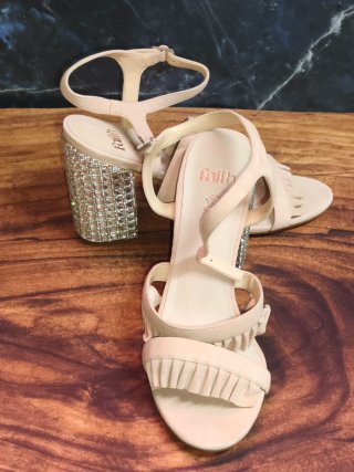 Zapatos de tacón Faith con pedrería