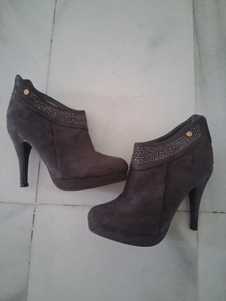 Botines de Ante Grises Talla 39