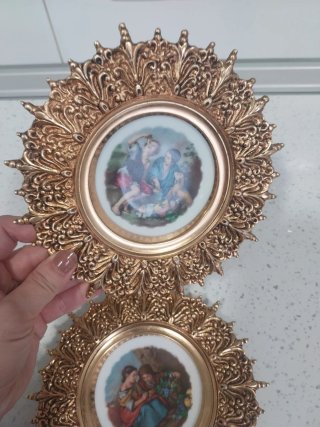 Set de 2 Platos Decorativos con Marco Dorado