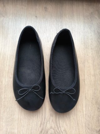 Merceditas barefoot Lefties negras T33