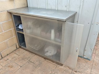 Mesa de acero inoxidable