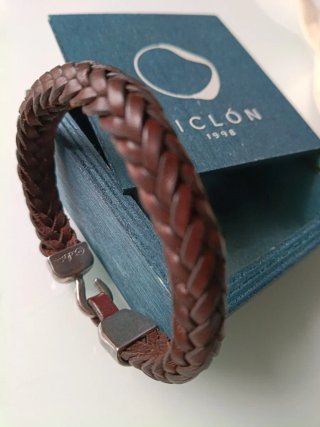 Pulsera de cuero Ciclón