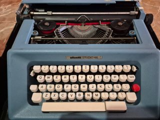 Máquina de escribir Olivetti Studio 46
