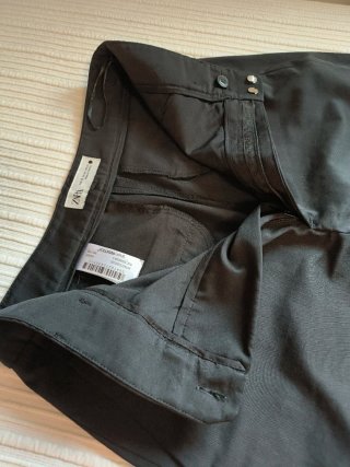 Pantalón negro Zara
