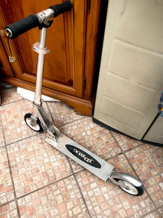 Patinete JDBUG para reparar